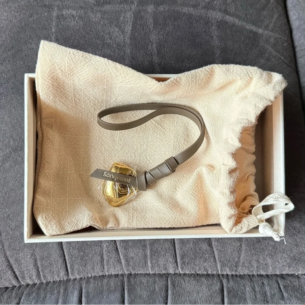 BNWT Songmont Faith Stone Bag Charm in Sandal - Picture 7 of 11